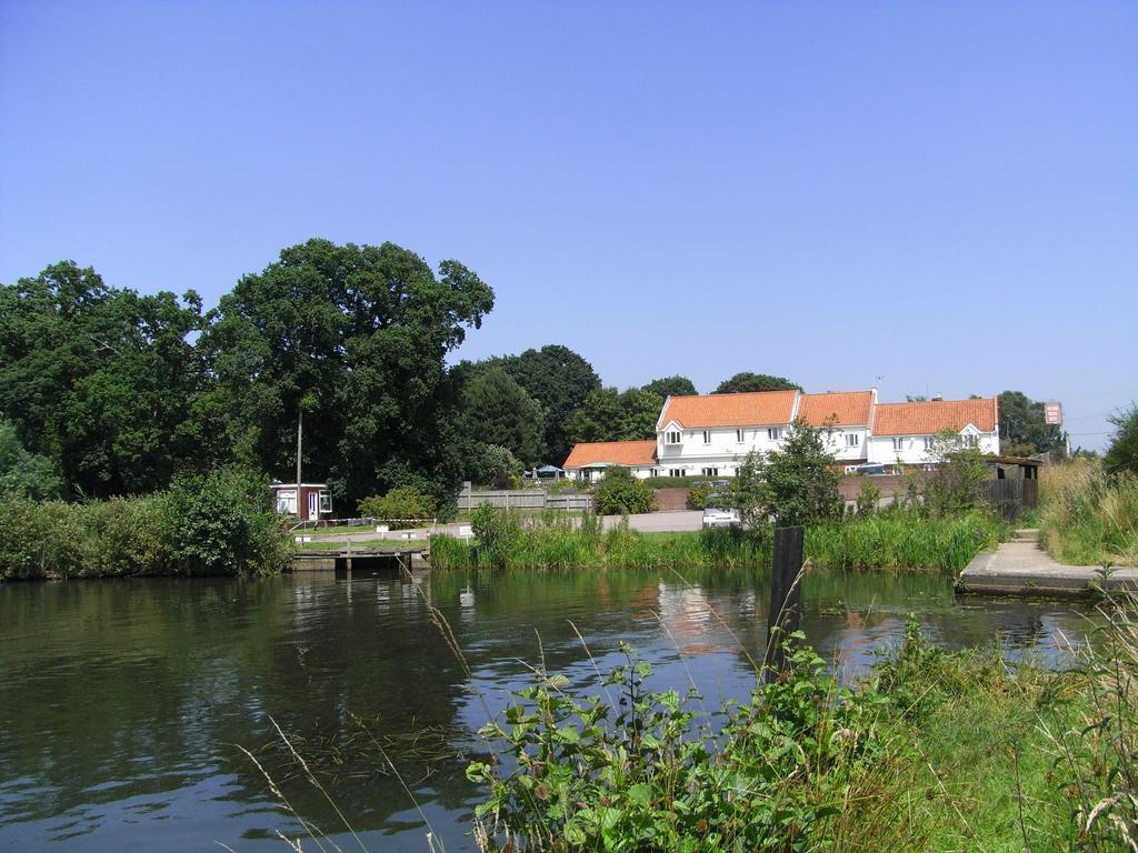 Wayford Bridge Inn Hotel Stalham Exterior photo